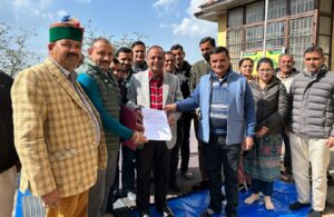 एसडीएम कार्यालय सराहां में पहुंच कर पूर्व विधानसभा अध्यक्ष गंगूराम मुसाफिर ने भी संघ के सदस्यों से की मुलाकात