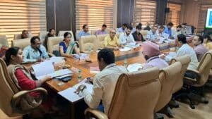 यूको आरसेटी की जिला स्तरीय समीक्षा समिति एवं स्थानीय परामर्श समिति की त्रैमासिक बैठक की अध्यक्षता करती उपायुक्त सिरमौर