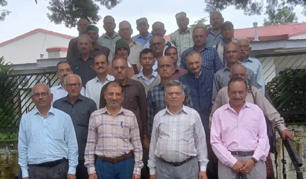 पेंशनर्स वेलफेयर एसोसिएशन पच्छाद यूनिट के पदाधिकारी