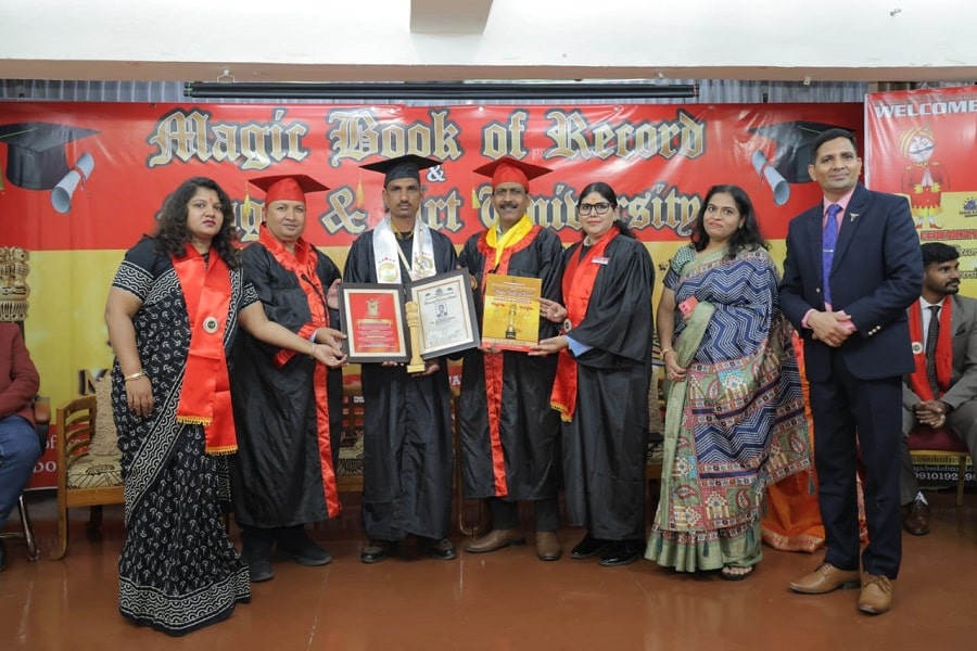 पच्छाद के पत्रकार भेखा नन्द वर्धन फरीदाबाद मे डॉक्टरेट की मानद उपाधि से सम्मानित होते हुए