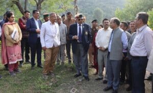 कोटला बड़ोग में बनने वाले आधुनिक नशा मुक्ति एवं पुनर्वास केंद्र स्थल का निरीक्षण करते स्वास्थ्य मंत्री डॉ. (कर्नल) धनी राम शांडिल