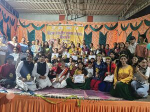 पी एम श्री नारग विद्यालय के छात्र व अन्य