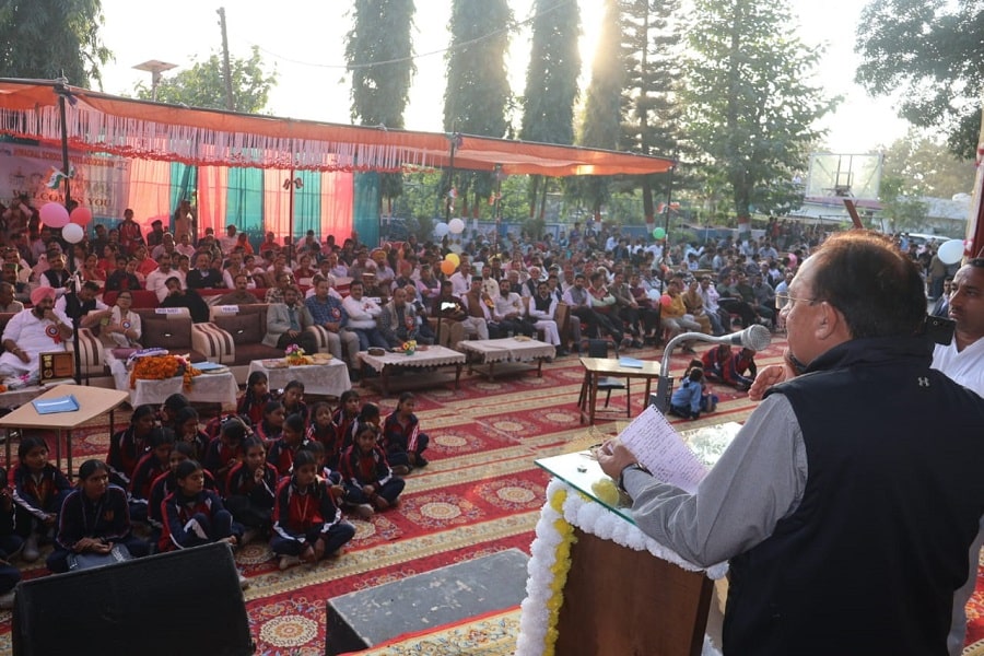 उद्योग, संसदीय मामले एवं श्रम रोज़गार मंत्री हर्षवर्धन चौहान