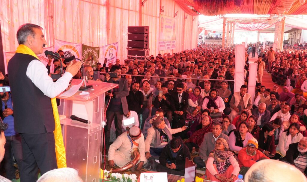 बिलासपुर जिला के घुमारवीं में हिमाचल प्रदेश पेंशनर्स संयुक्त मोर्चा द्वारा आयोजित राज्य स्तरीय समारोह में संबोधित करते हुए मुख्यमंत्री