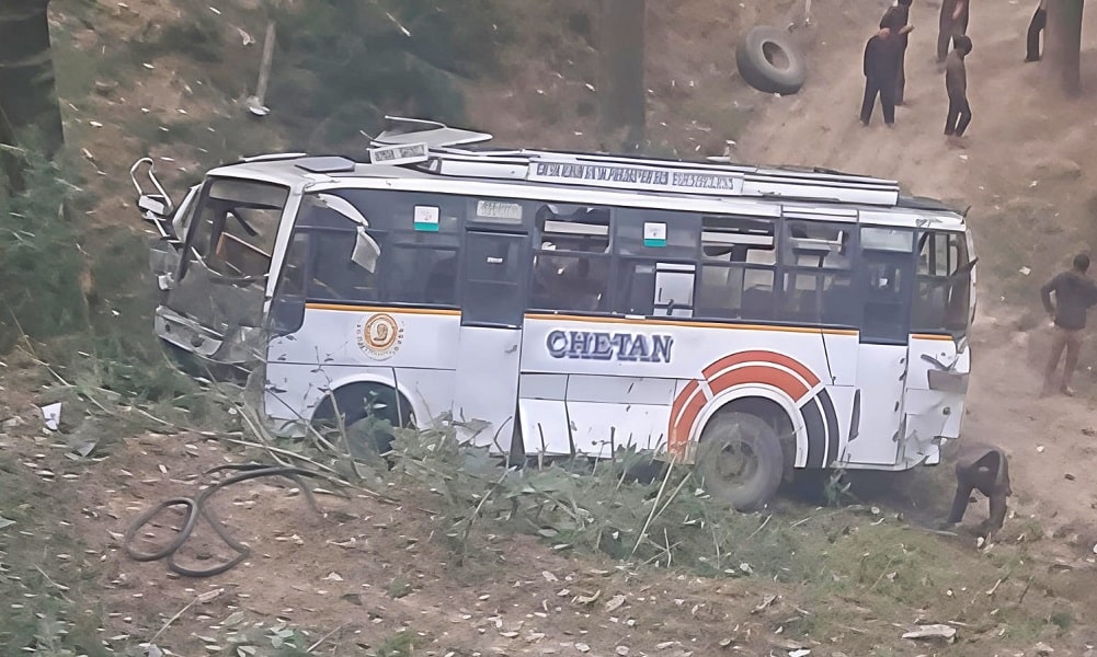 दुर्घटनाग्रस्त निजी बस