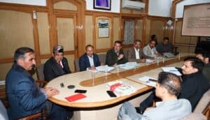 बैठक की अध्यक्षता करते मुख्यमंत्री ठाकुर सुखविन्द्र सिंह सुक्खू