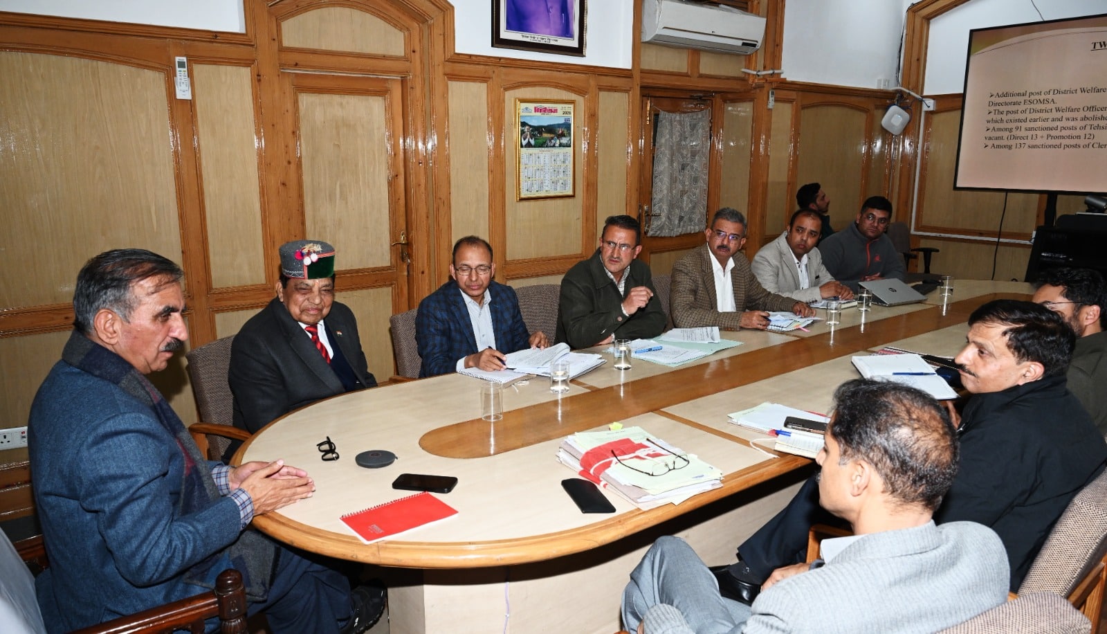 बैठक की अध्यक्षता करते मुख्यमंत्री ठाकुर सुखविन्द्र सिंह सुक्खू