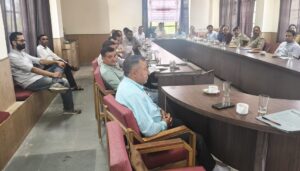 मॉक ड्रिल अभ्यास की कार्यकारी एसडीएम प्रवीन कुमार की अध्यक्षता में हुई समीक्षा बैठक