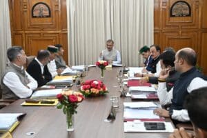 केबिनेट मीटिंग की अध्यक्षता करते मुख्यमंत्री
