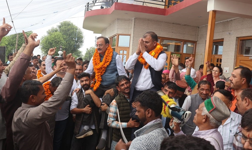 उद्योग, संसदीय मामले एवं श्रम रोजगार मंत्री हर्षवर्धन चौहान ने शिलाई विधानसभा क्षेत्र के प्रवास कार्यक्रम के दौरान
