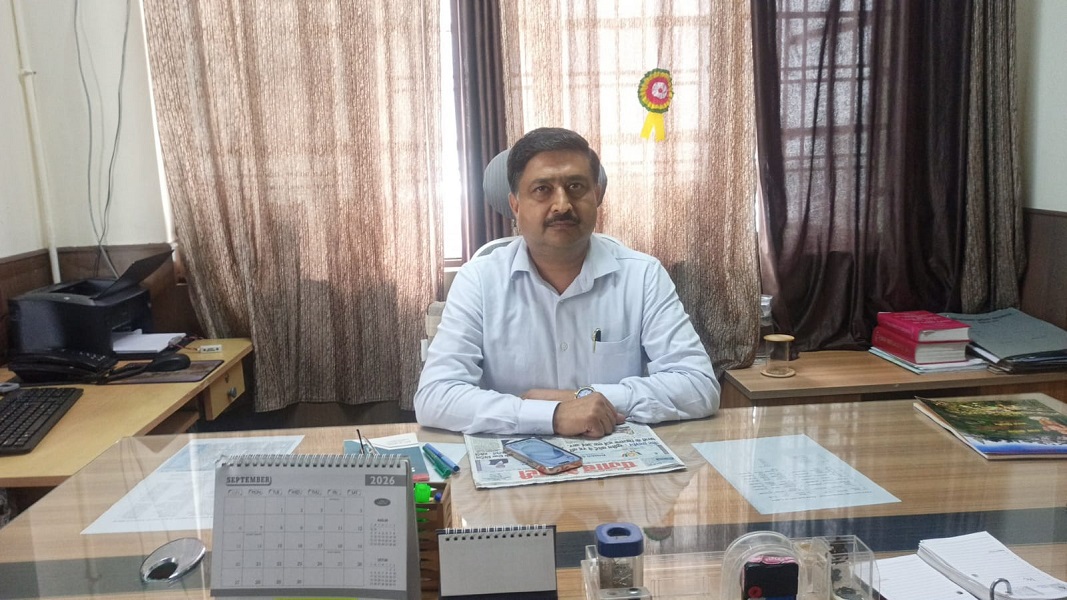 मीडिया से बातचीत में नवनियुक्त तहसीलदार जगपाल सिंह