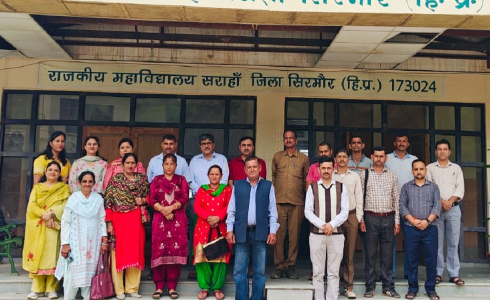 नवनिर्वाचित पीटीए अध्यक्ष सुरेश कुमार व् अन्य
