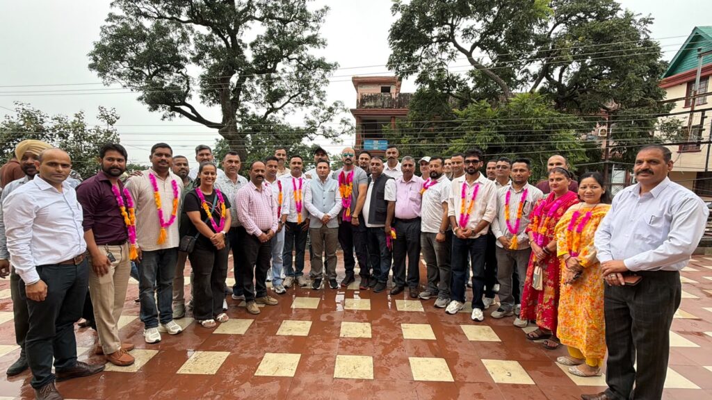 नाहन वन सर्कल कर्मचारी संघ के चुनाव सर्वसमती से चने गए पदाधिकारी और सदस्य