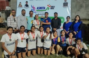 कोटड़ी व्यास फाइटर टीम अस्मिता रग्बी टूर्नामेंट की ट्रॉफी के साथ